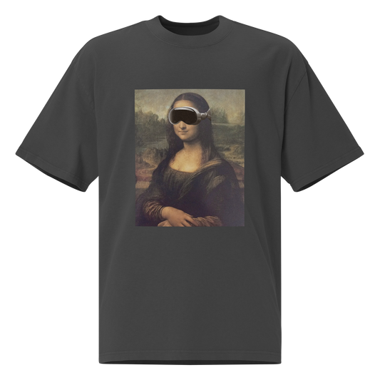 Mona Lisa. Oversized faded t-shirt